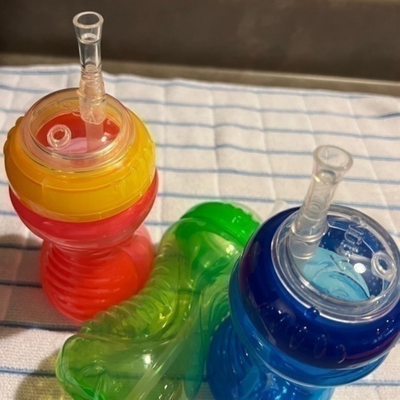 3 Nuby straw cups - Picture 8 of 8